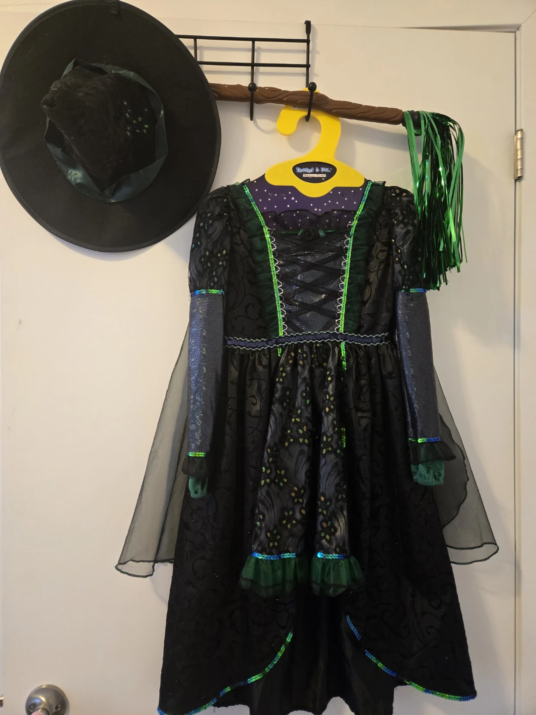 Childrens Halloween Witch Costume with Hat and Broom