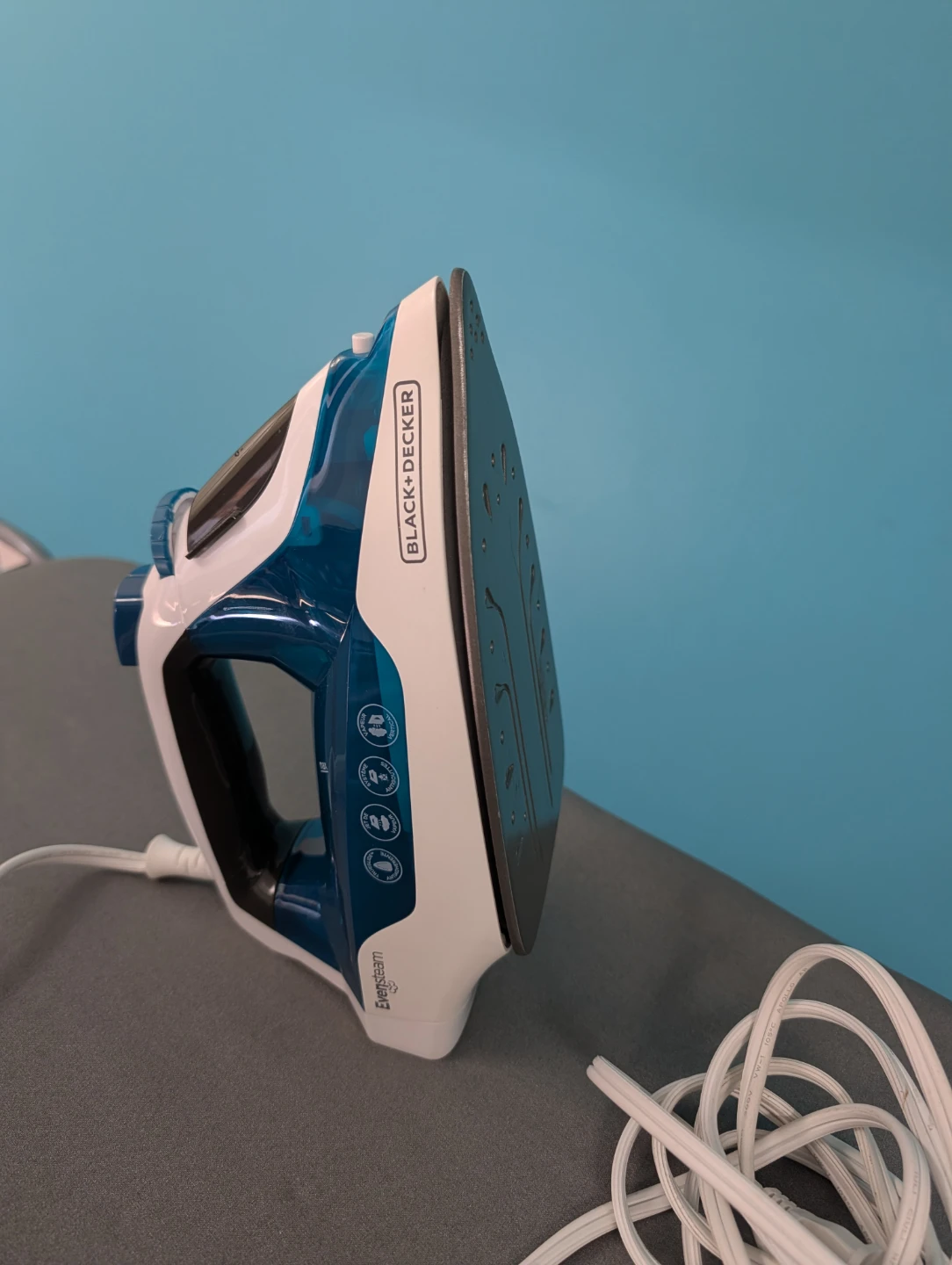 Black+Decker EvenSteam Iron -Moving out sale - photo 3