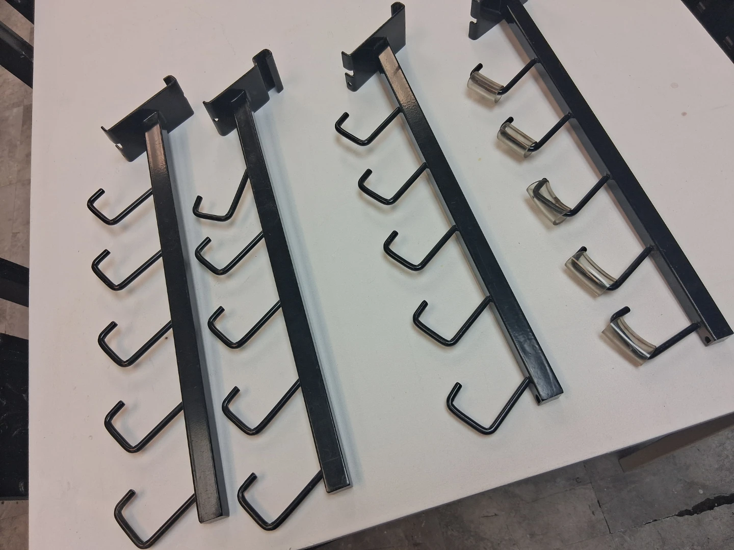 5 por pieza Set of 4 Black Metal Pegboard Hooks