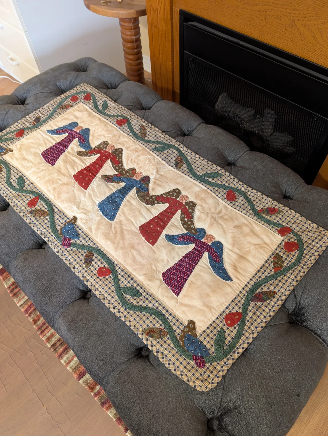 Angel table runner
