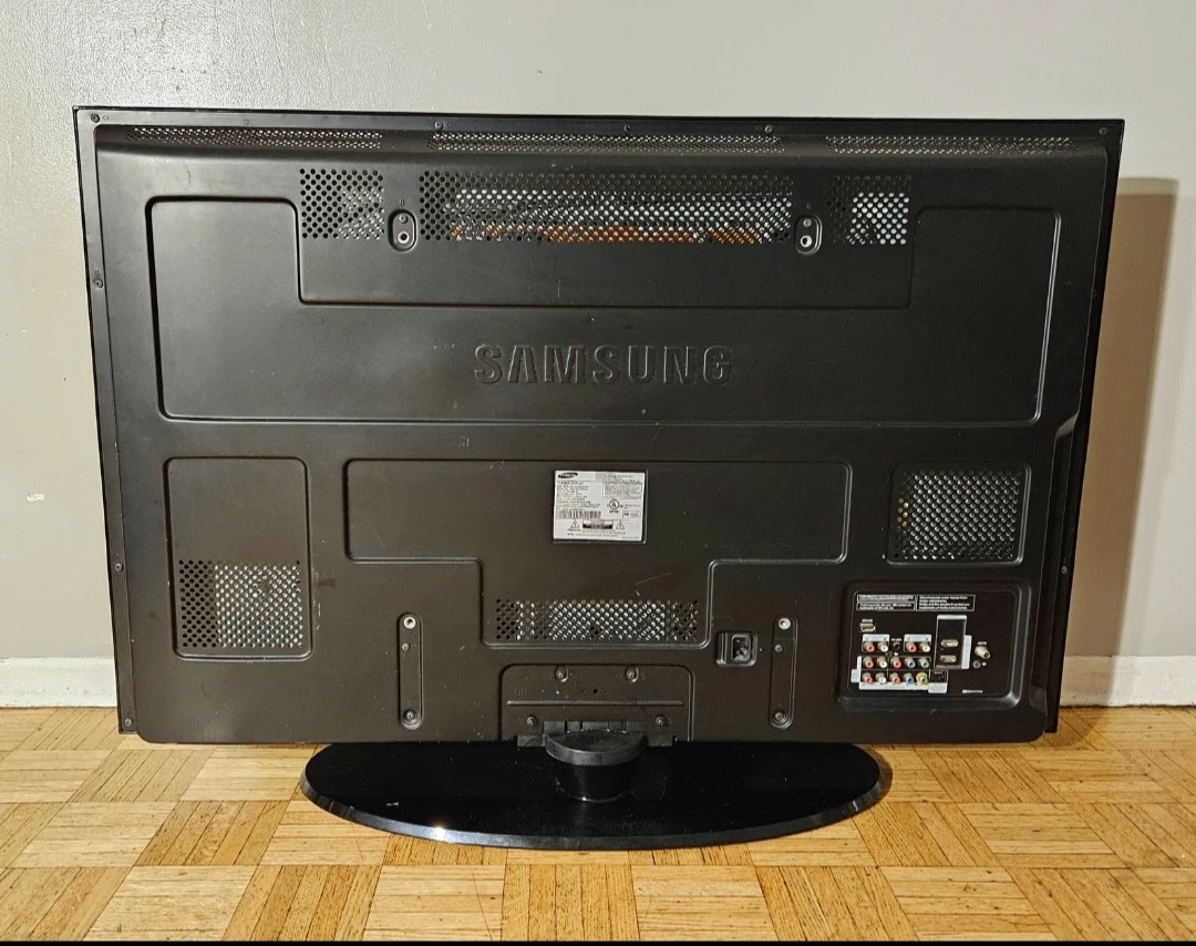 Samsung Flat Screen TV 🖥✨️ - photo 5