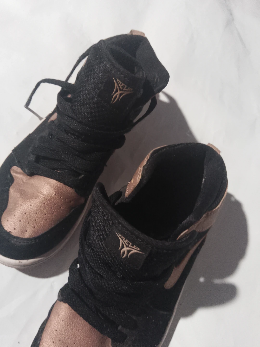 Nike Air Jordan 1 Mid Black and Metallic Gold size 3y - photo 4