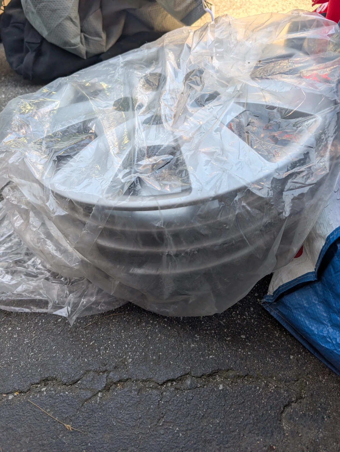 Hyundai Accent hub caps plastic snap on