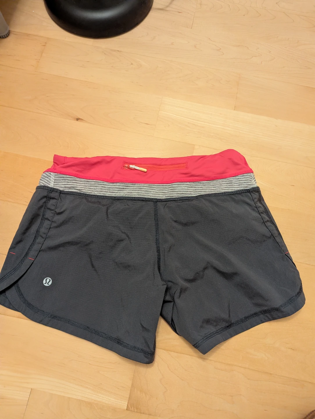 Lululemon Turbo Run Shorts Size 4 - photo 2