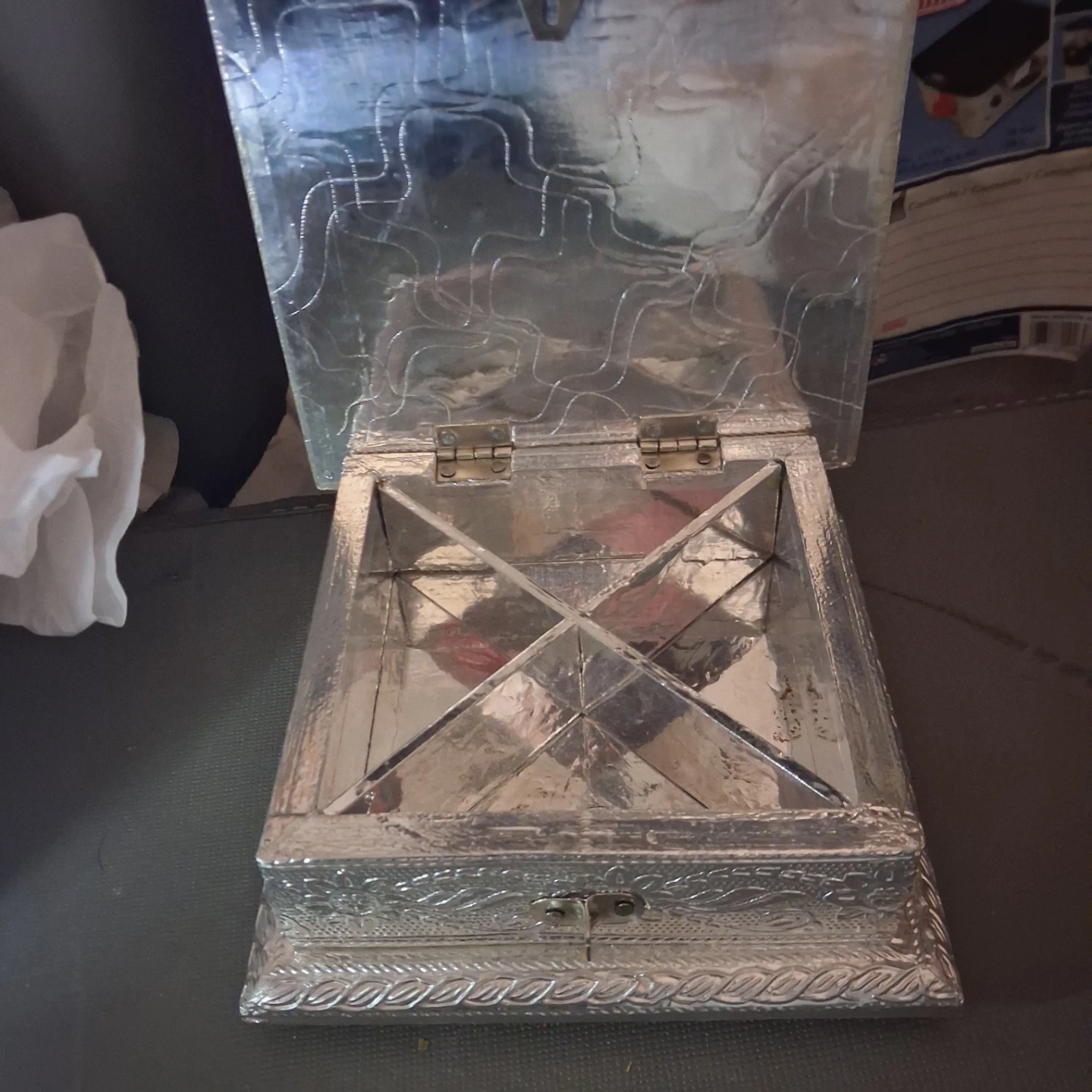 Decorative Peacock Keepsake Box - photo 3
