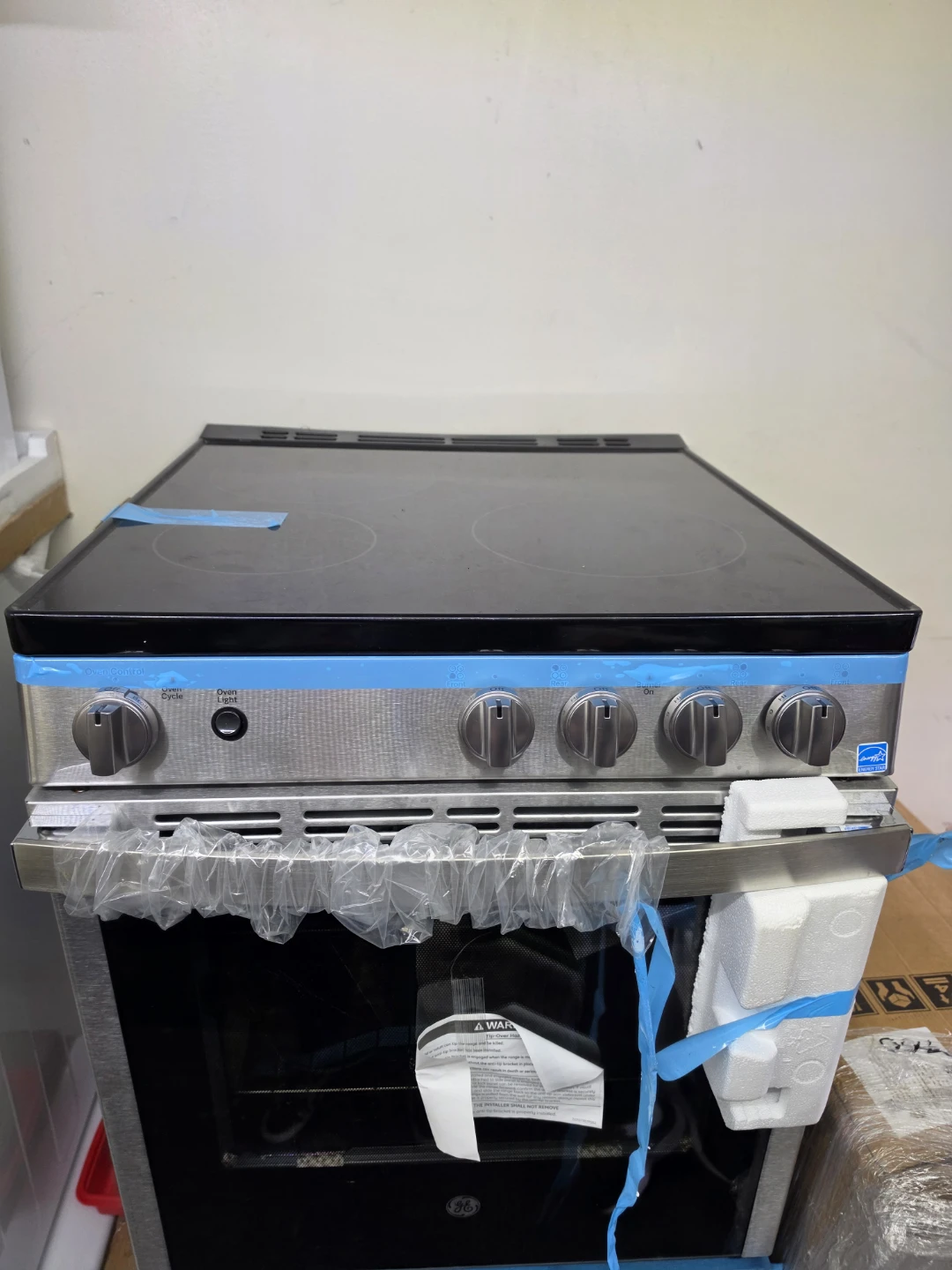 New GE 24in Electric Range Oven - photo 2