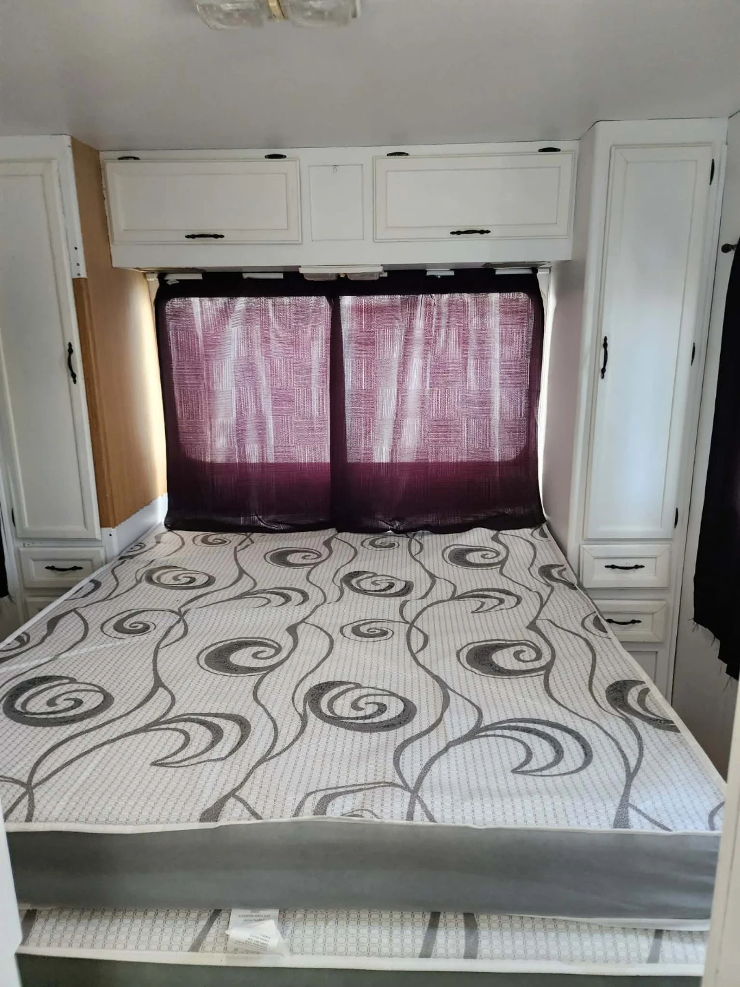 Four Winds Majestic Motorhome - photo 5