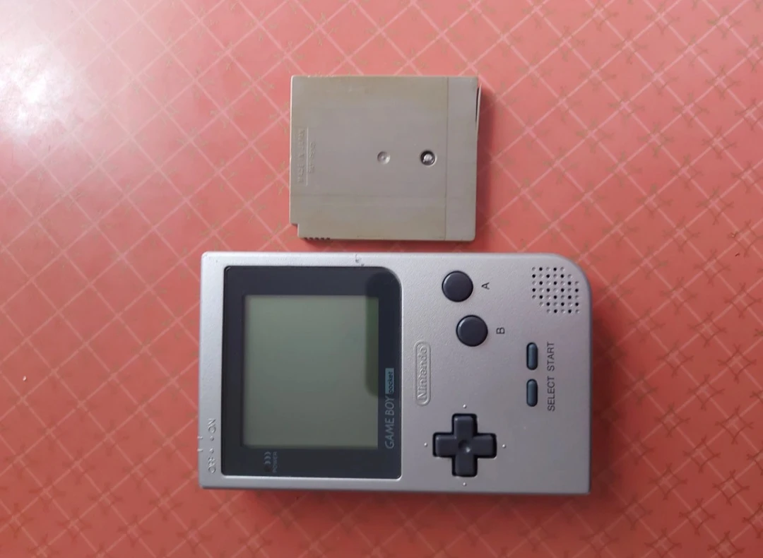 Nintendo Game Boy Pocket Silver with Super Mario Land