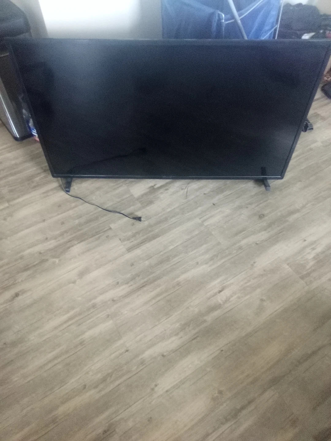 Hitachi 50-inch LED Television - photo 3
