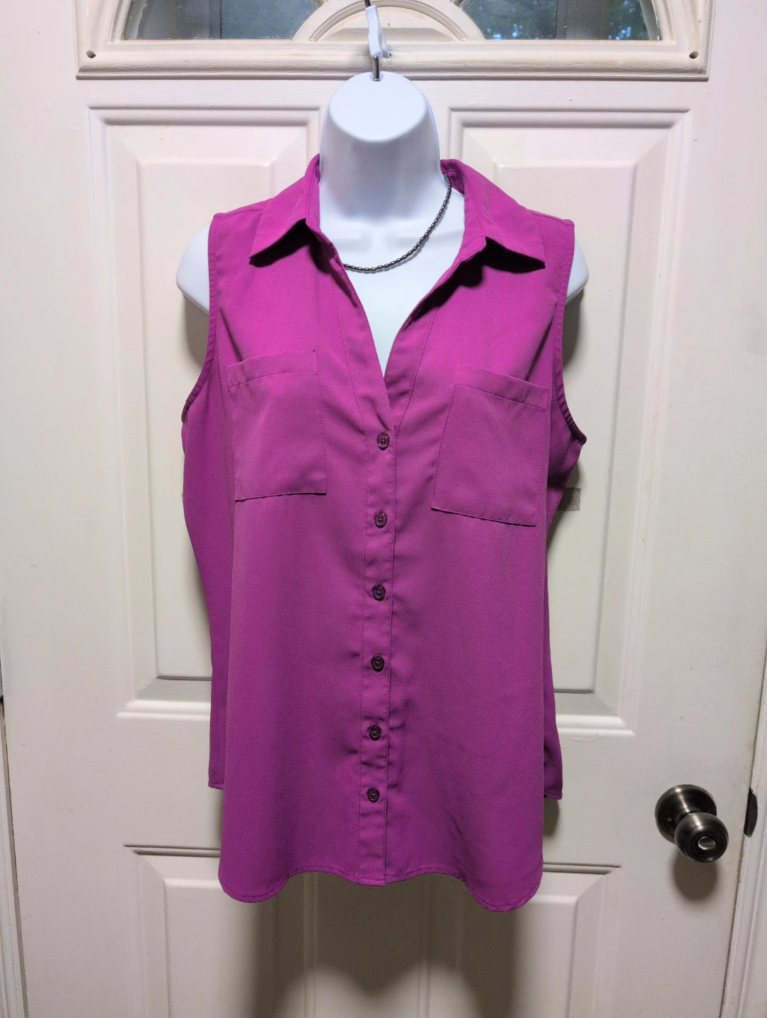 Ricki's Sleeveless Button-Down Blouse, Medium