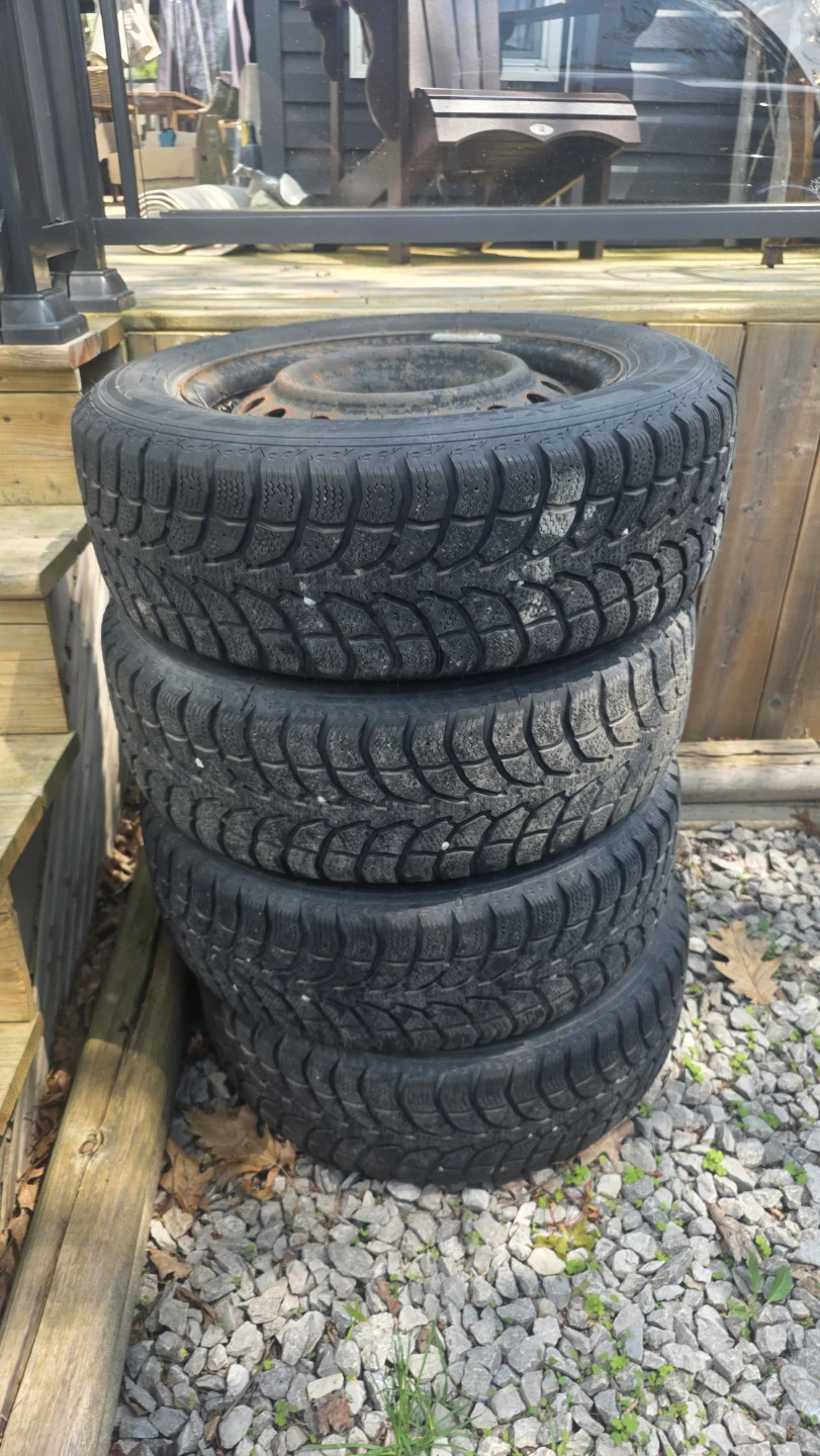 Set of 4 215/60 R16 Winter Tires