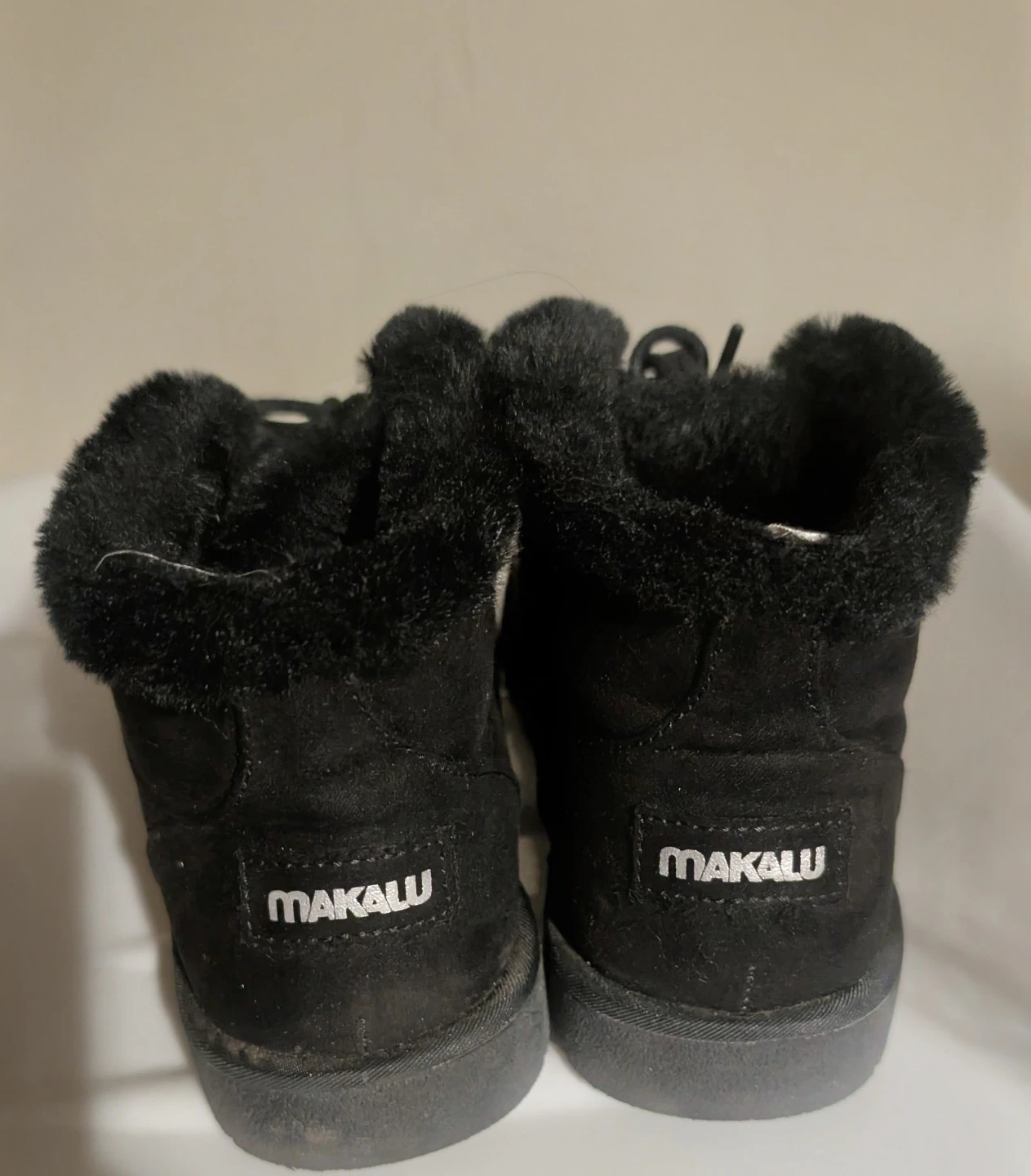 Lot Makalu Black and Tan  Faux Fur Ankle Boots - photo 5