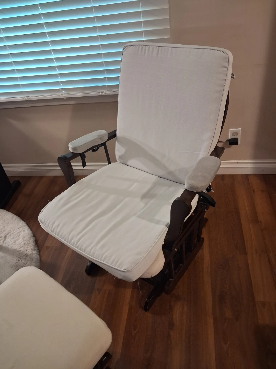 Glider Rocker Chair with Ottoman - photo 2