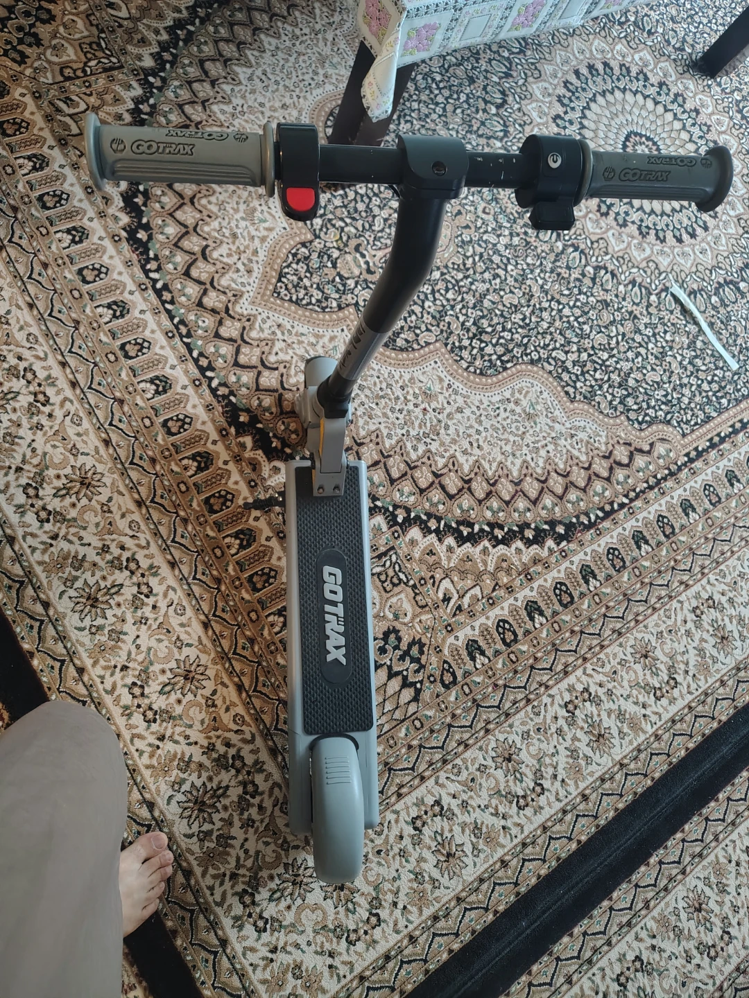 Gotrax Boy’s Scooter – Excellent Condition w/ Original Receipt - photo 5
