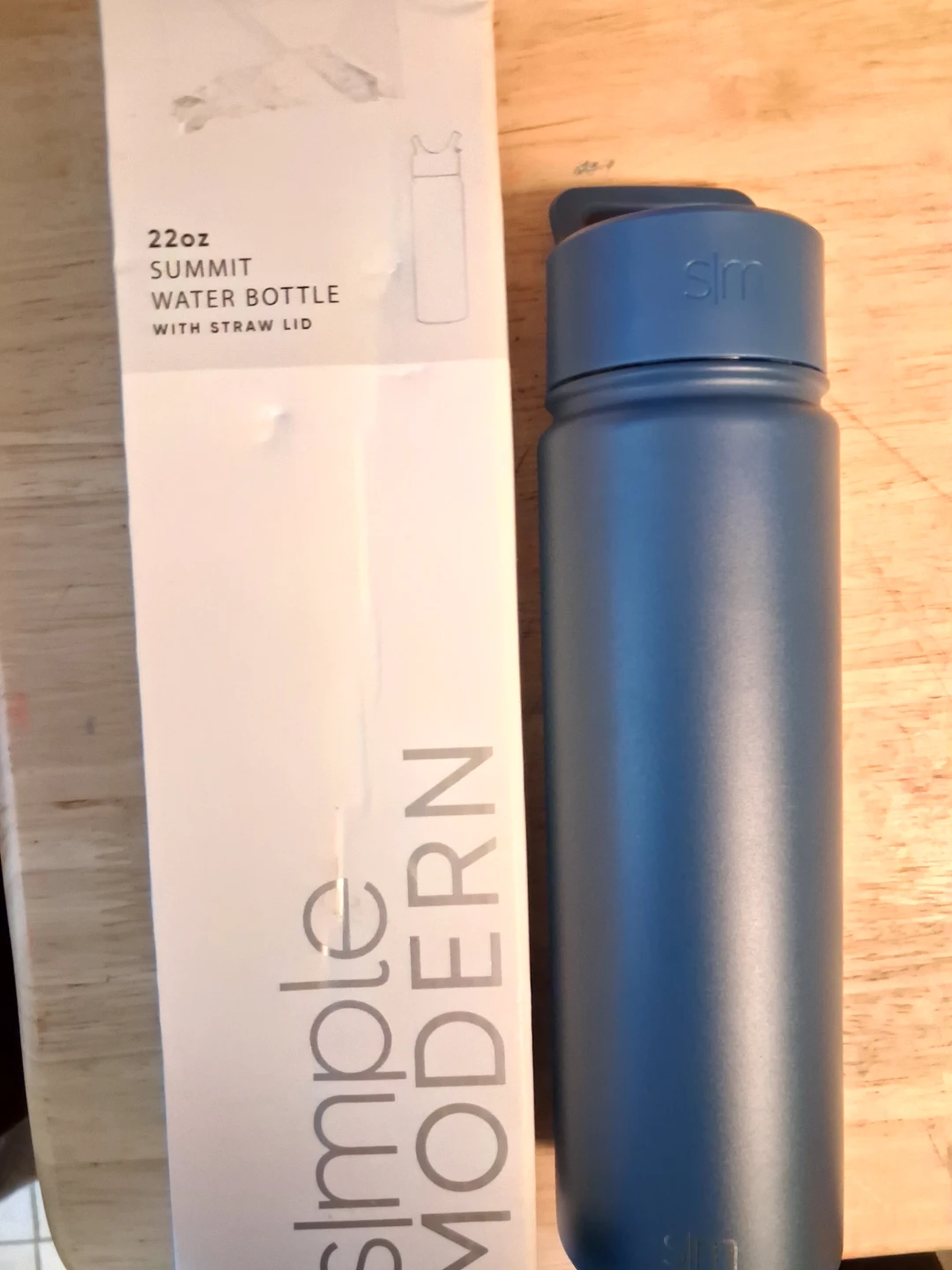 Simple Modern 22oz Summit Water Bottle