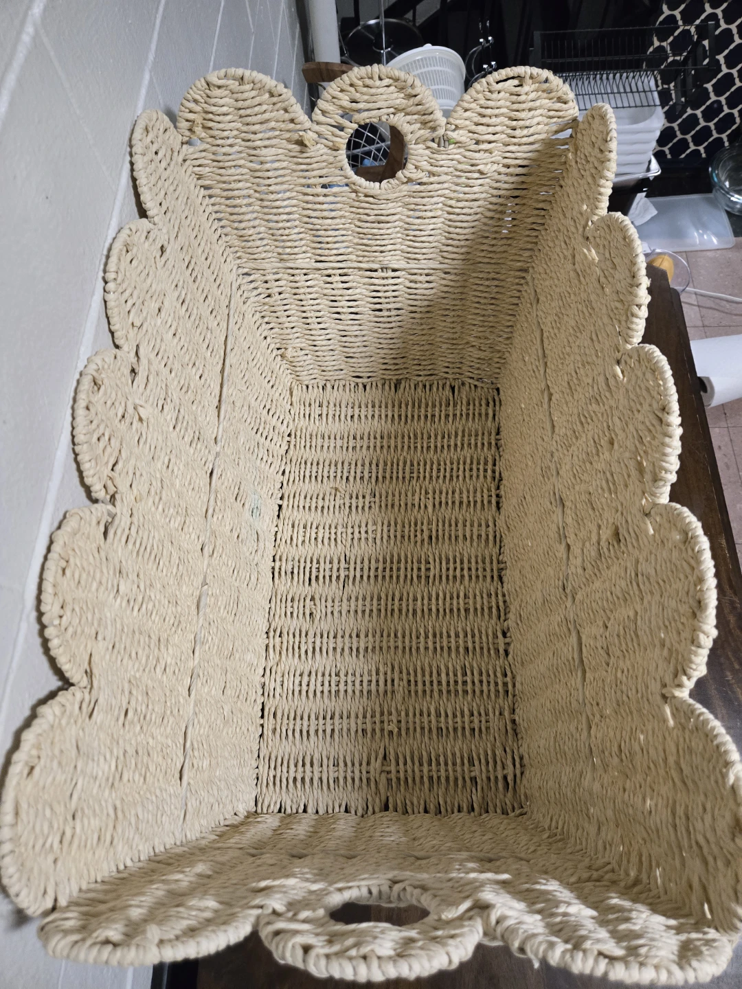 Scalloped edge woven storage basket - photo 3