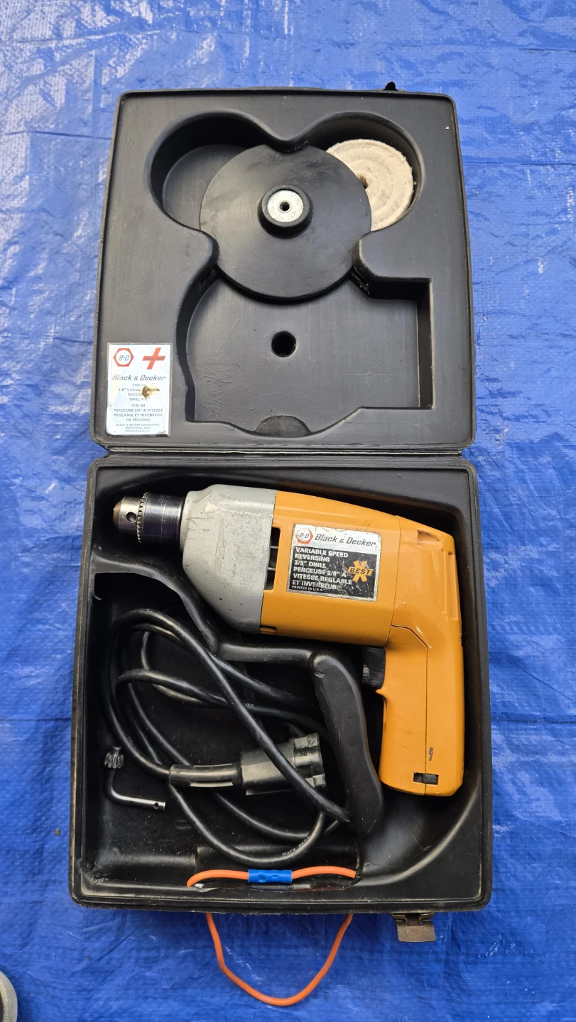Black & Decker 3/8" Variable Speed Drill Kit