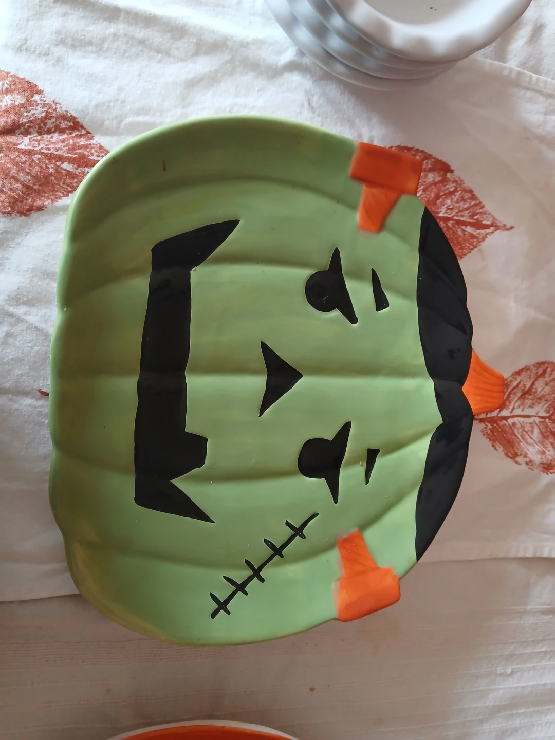 Set of 2 Halloween Ceramic Serving Plates - photo 2
