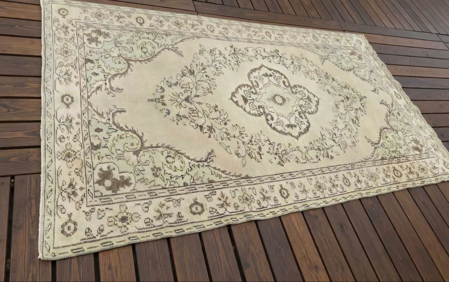 Large Vintage Turkish Area Rug ( 9'3 × 5'6) - photo 3