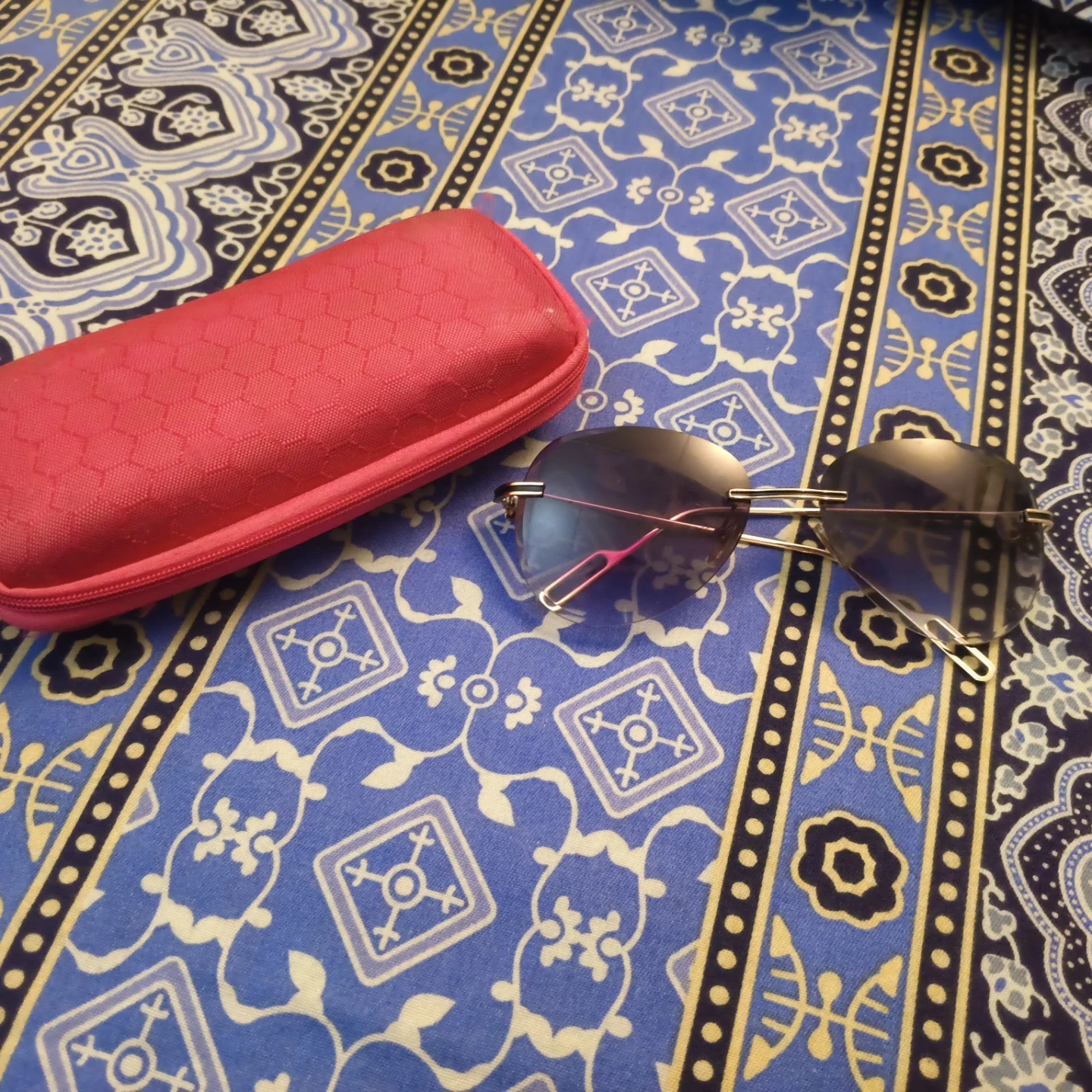 Women's sunglass
