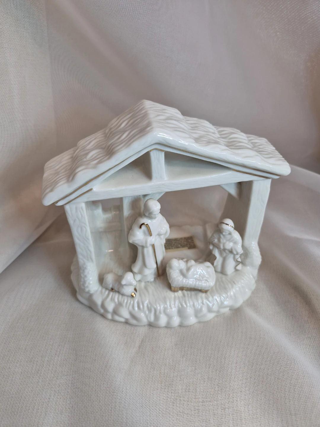 Beautiful Porcelain Mikasa Holiday Christmas Nativity - photo 5