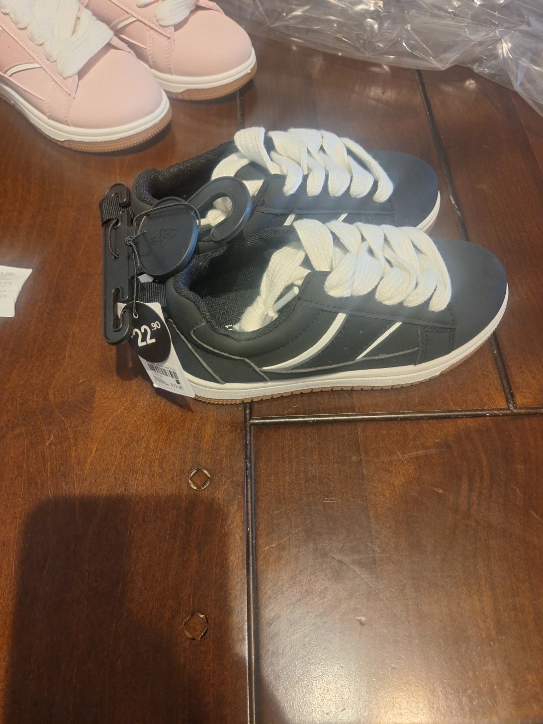 Brand New High Quality Kids School Shoes!!! 6 CAD EACH! - photo 5