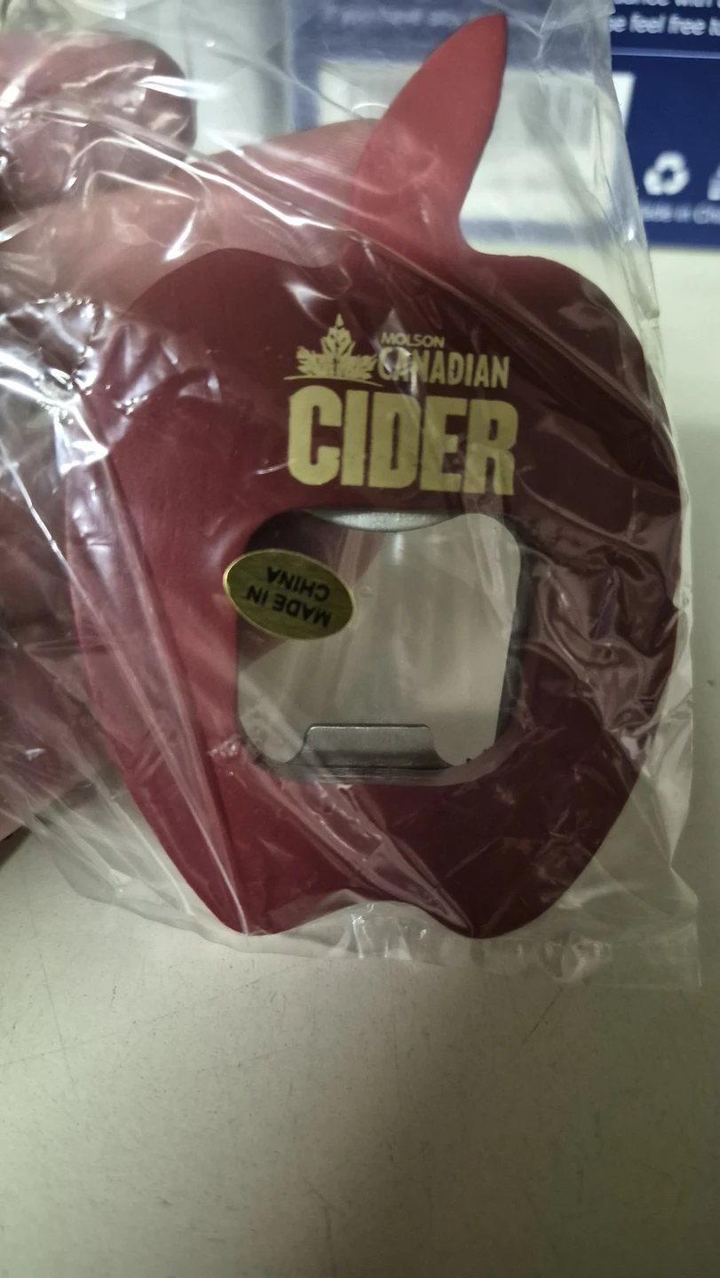 🏈Molson Canadian Cider apple-shaped bottle opener