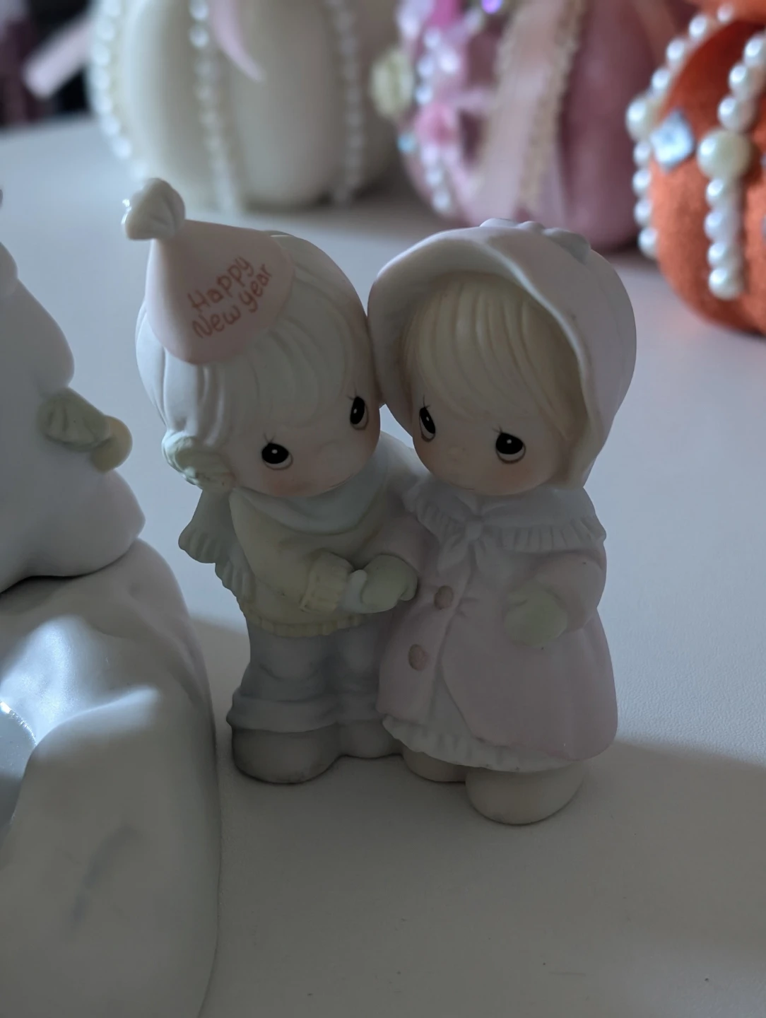 Precious Moments Skating Scene Figurine - photo 5