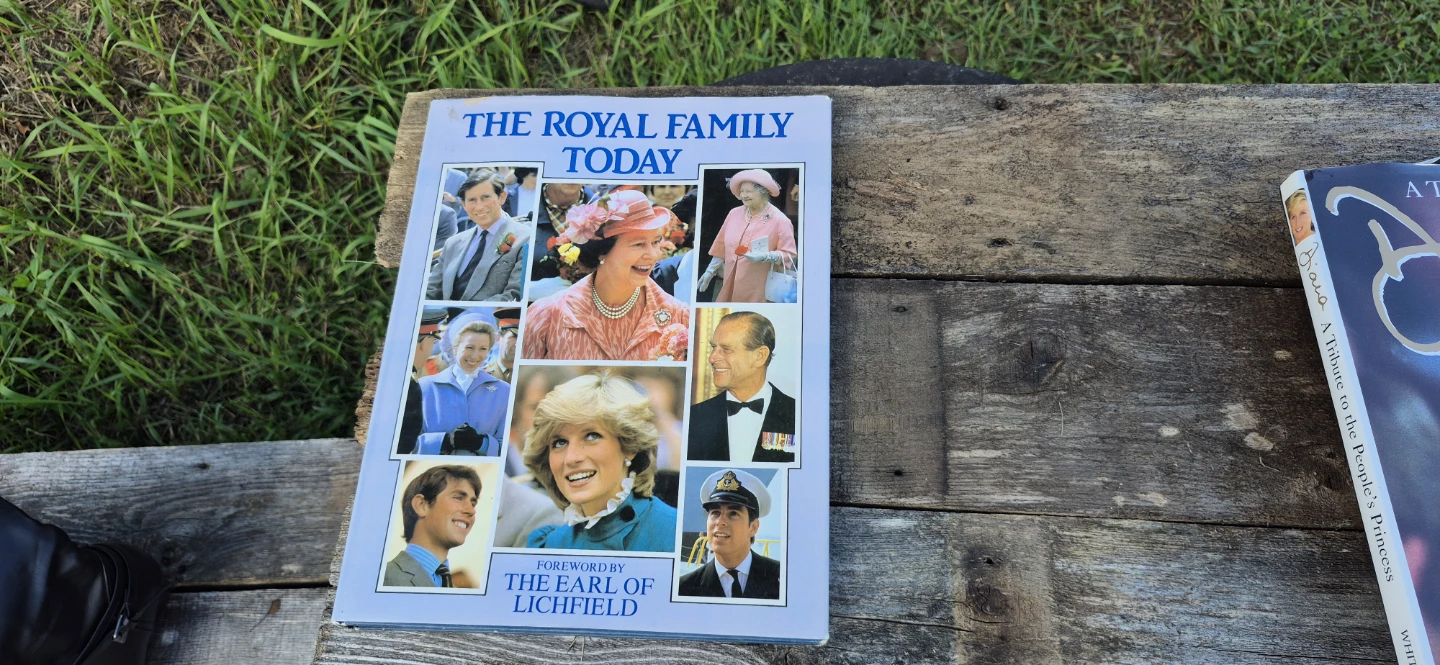 Collection of 5 British Royal Family Books - photo 5