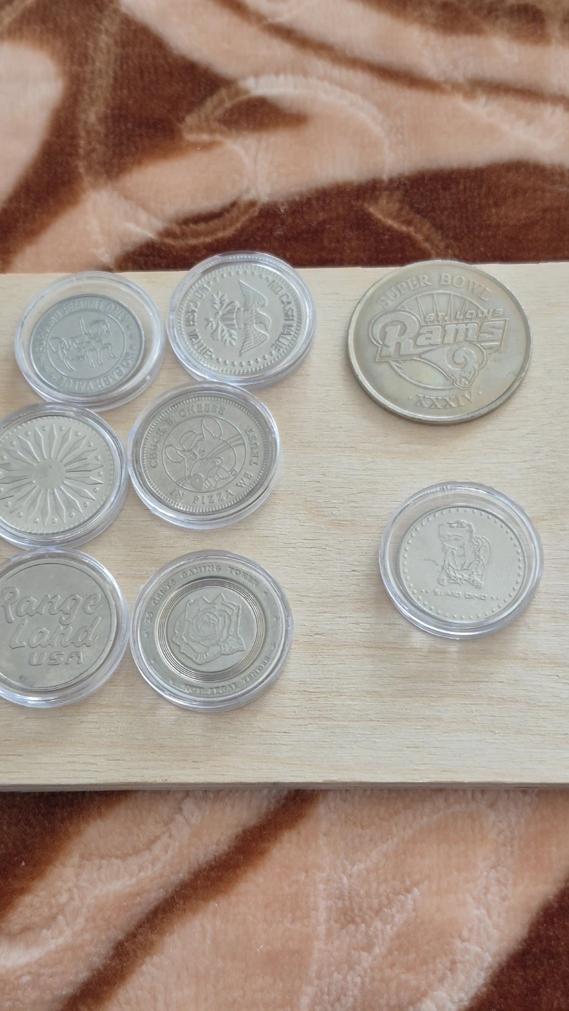Collection of 8 Vintage casinos  Tokens