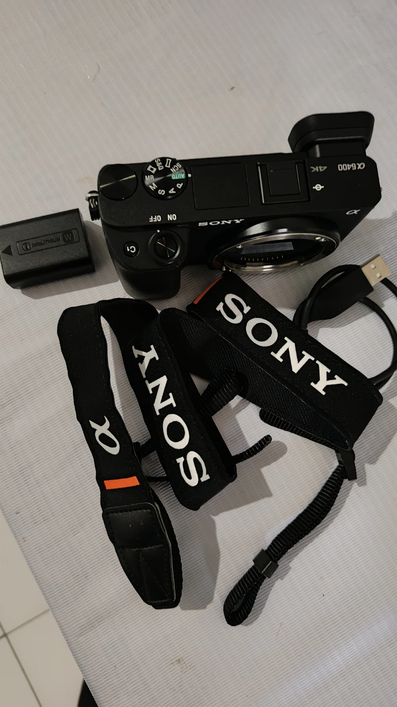 Sony a6400 Mirrorless Camera - photo 2