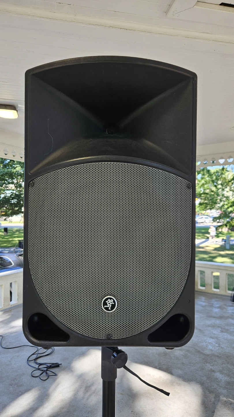 MACKIE THUMP 15A SPEAKERS WITH BAGS