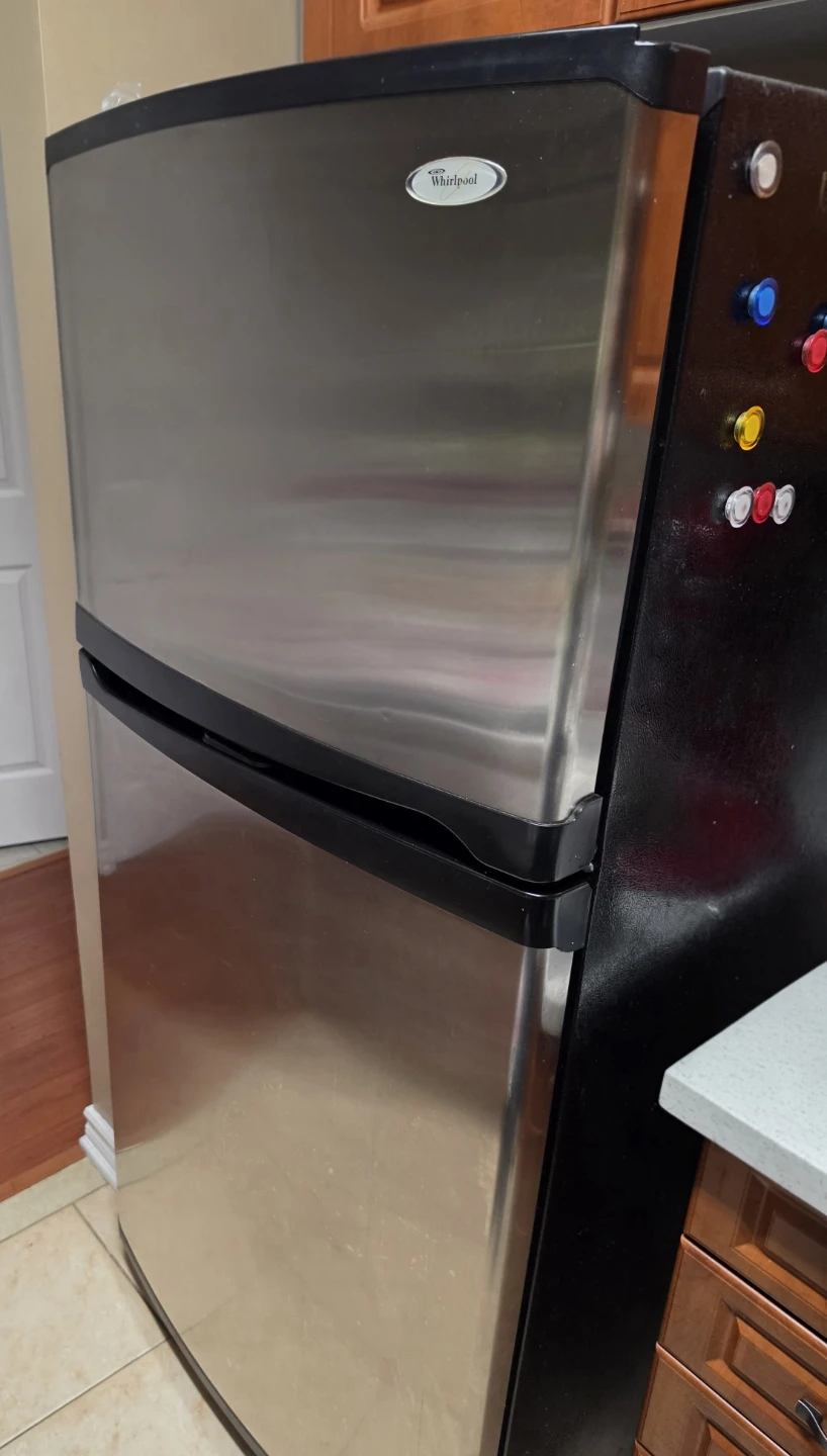 Whirlpool Top-Freezer Refrigerator