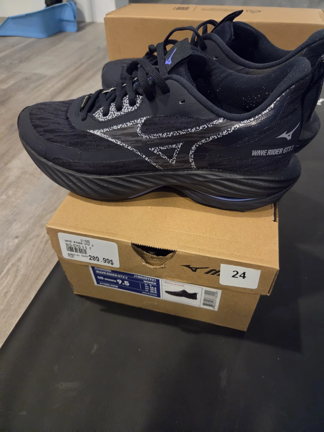 Mizuno shoes for women (READ THE AD) - photo 5