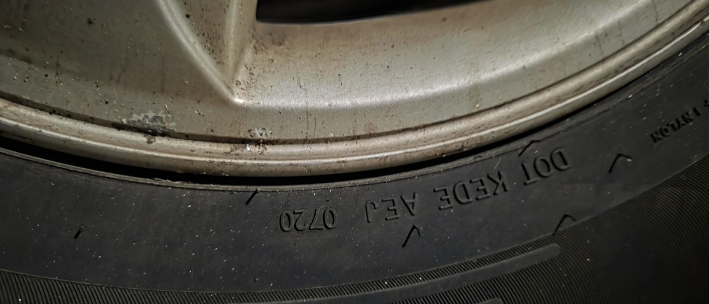 Set of 4 Hyundai 16-inch Wheels and Tires - photo 4