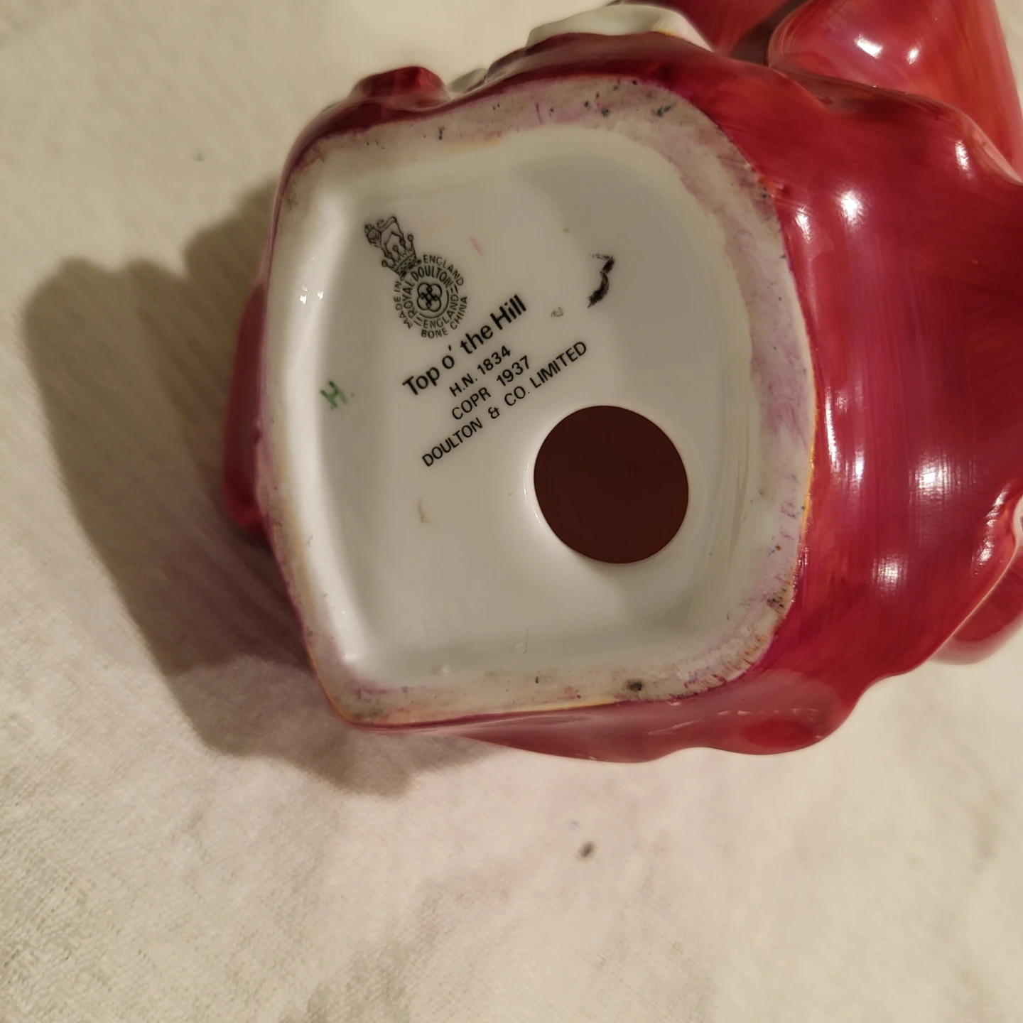 Royal Doulton Top o' the Hill Figurine - photo 2