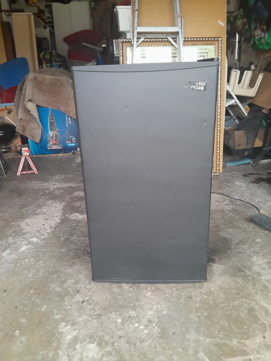 Arctic King Compact Fridge - photo 2