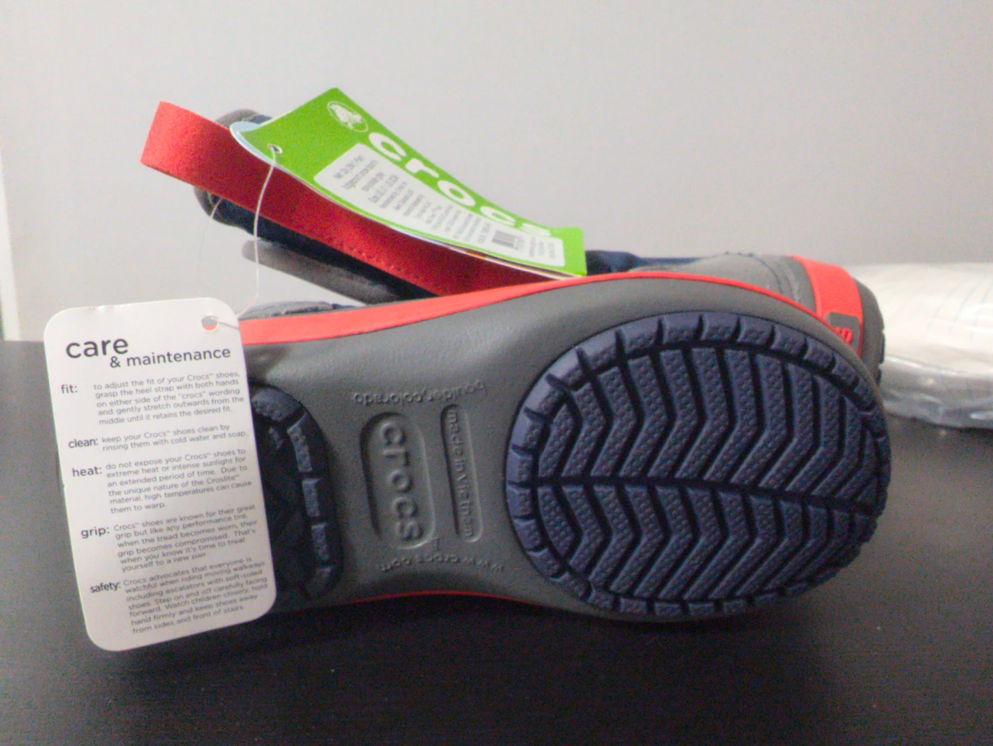 BNWT Crocs LodgePoint Snow Boots Junior J1 - photo 2