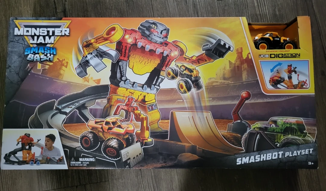 Monster Jam Smash & Bash Smashbot Playset