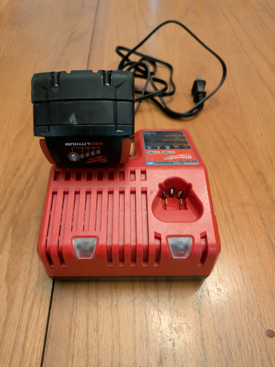 Milwaukee M12 M18 Charger with 5.0Ah Battery - photo 3