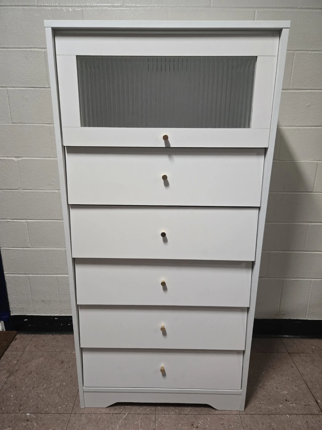 Modern White 5-Drawer Chest with Fluted Glass Vanity Display