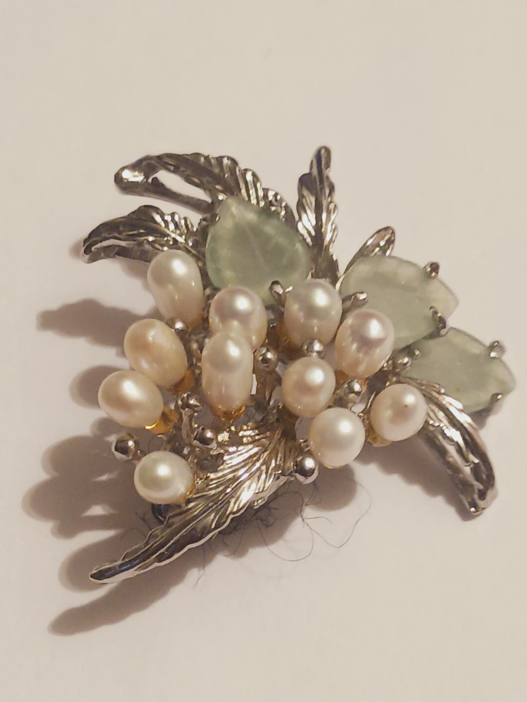 Gorgeous Cluster Grapes Shaped Pearl and Leaf Brooch - photo 2