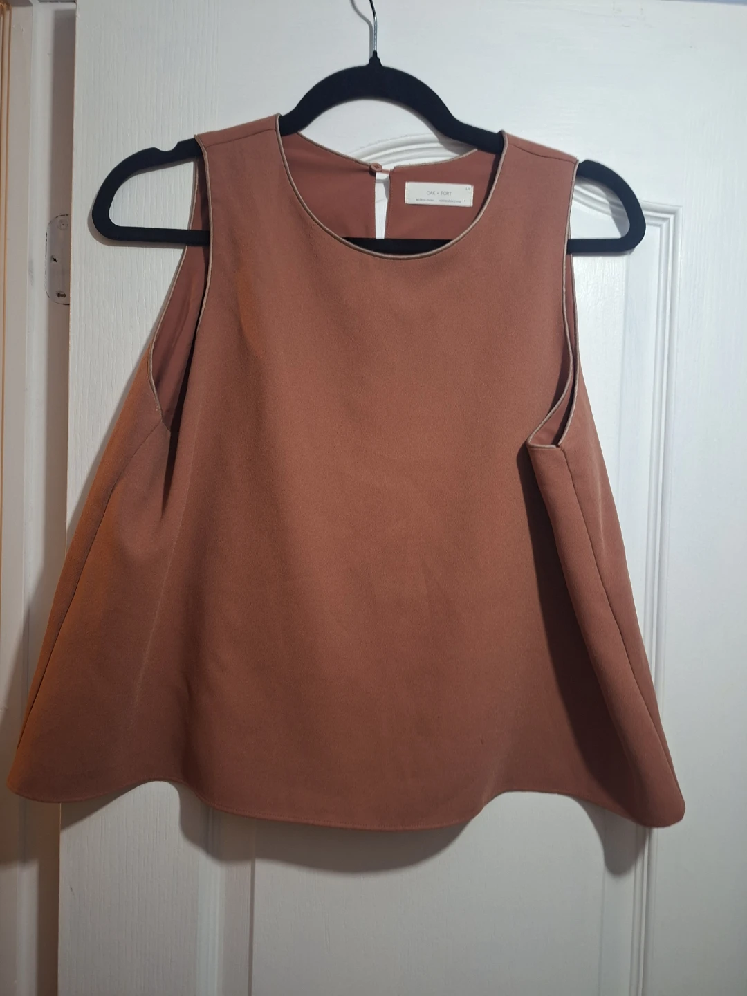Oak + Fort Sleeveless Top (M-L)
