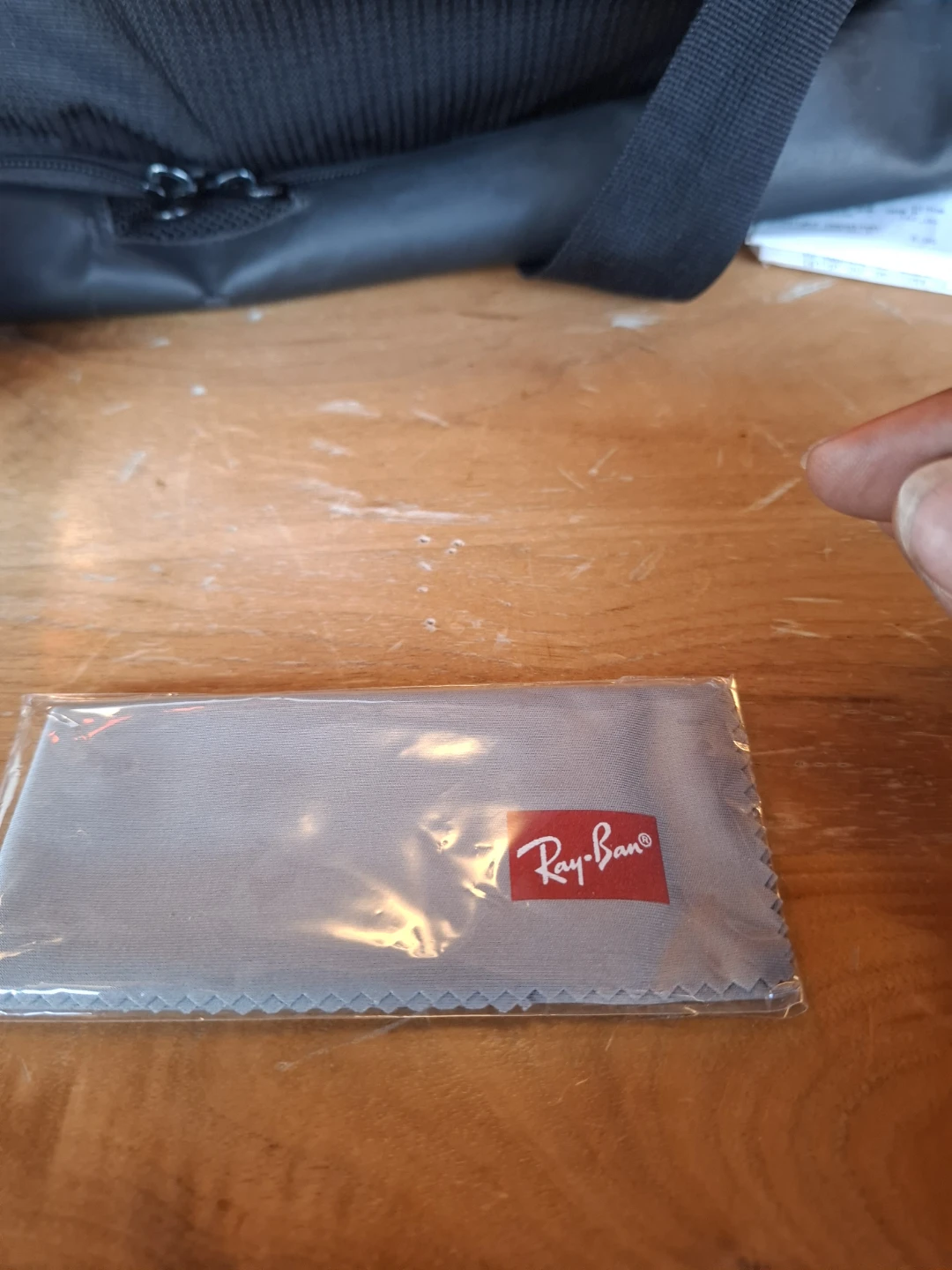 Ray-Ban Polarized Sunglasses with Case - photo 3