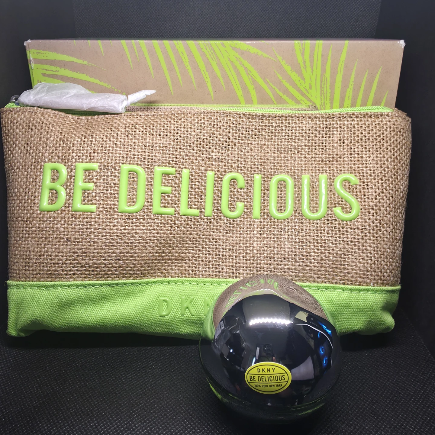 DKNY Be Delicious Perfume and Cosmetic Bag Gift Set - photo 3