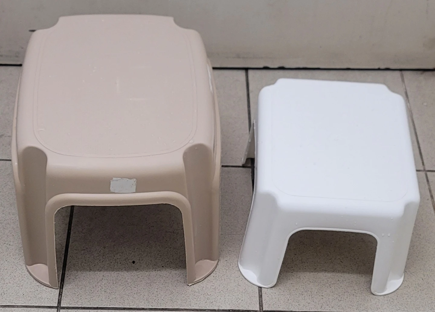 Two plastic step stools