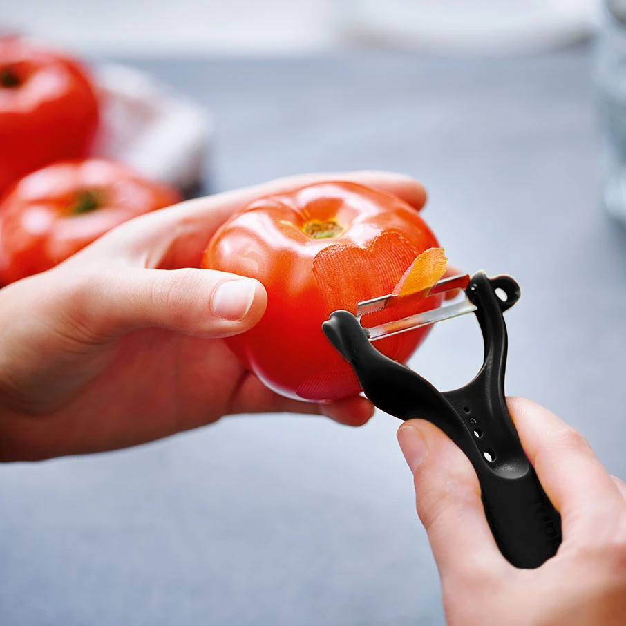 Tupperware® 5-in-1 Universal Peeler – Black 🥕🥔✨ - photo 3
