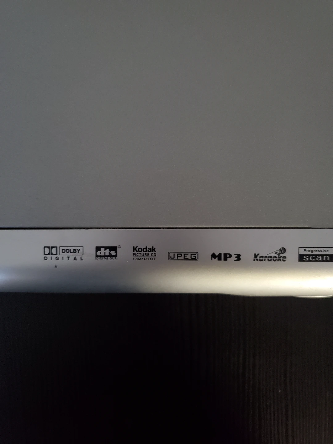 Desay KEDV3003 Progressive Scan DVD Player - photo 2