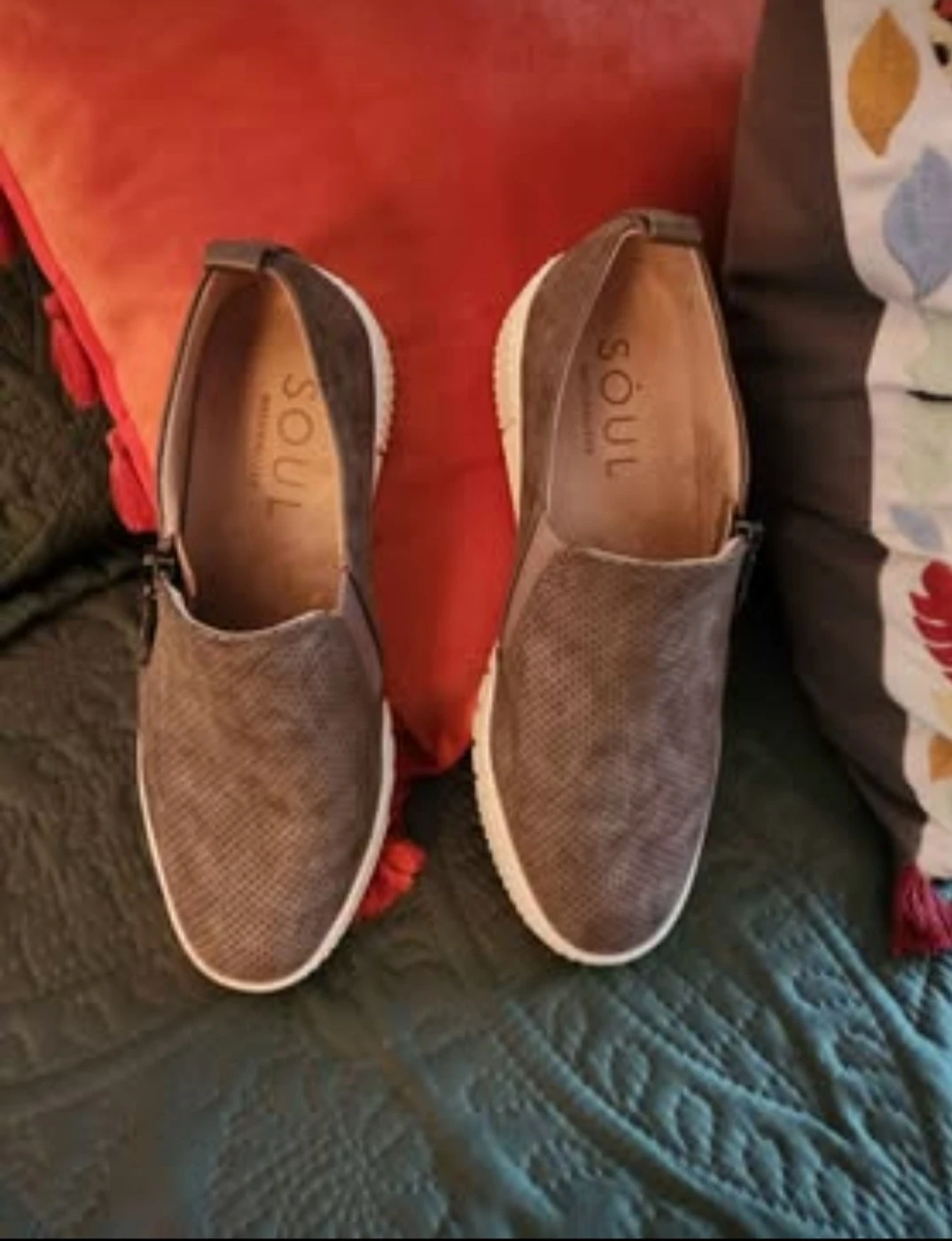 SOUL Naturalizer Women's Turner Slip-On Sneaker (size 7)