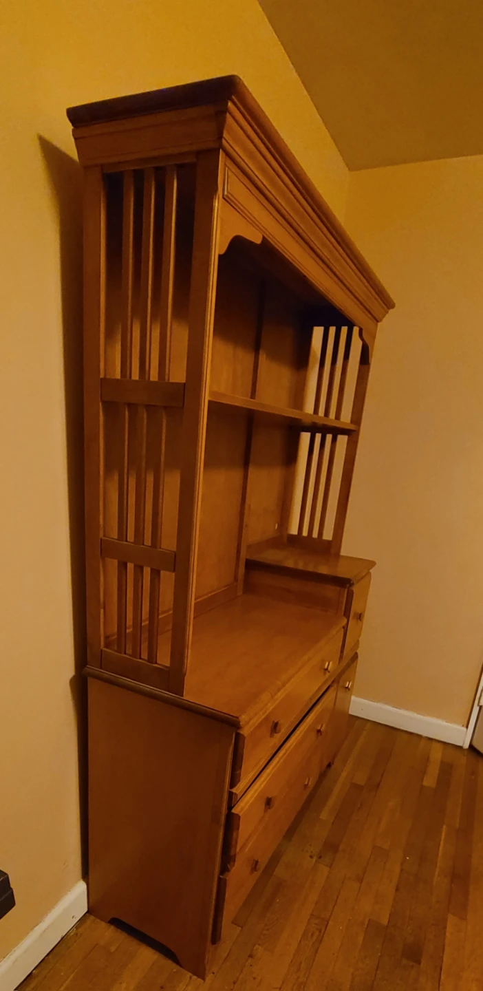 Solid Wood Hutch and Dresser Cabinet - photo 3